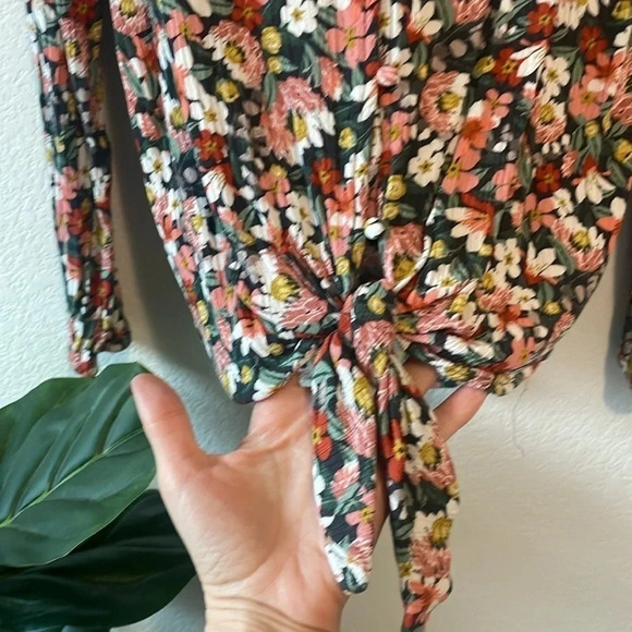 Loft small long sleeve button up tie waist floral blouse - Picture 3 of 5
